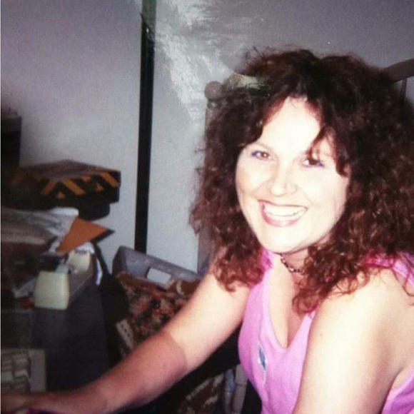 Meet your Posher, Vanessa - Picture 2 of 2